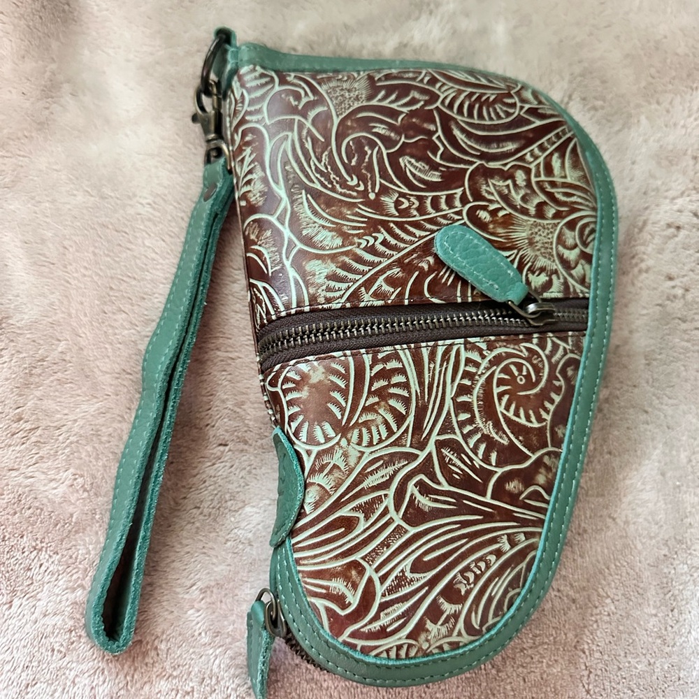 Elegant Green and Brown Women's Gun Case